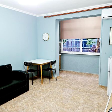 2V1 - 21 Dhjetori Am Tirana Exterior foto
