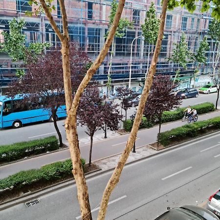 2V1 - 21 Dhjetori Am Tirana Exterior foto